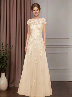 A-Line/Princess Round Neck Short Sleeves Floor-Length Mother of the Bride Dresses with Lace Appliques