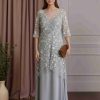 A-Line/Princess Scoop Neck Half Sleeves Floor-Length Mother of the Bride Dresses with Appliques
