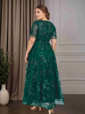 A-Line/Princess Scoop Neck Short Sleeves Asymmetrical Plus Size Mother of the Bride Dresses with Lace Appliques & Sequins